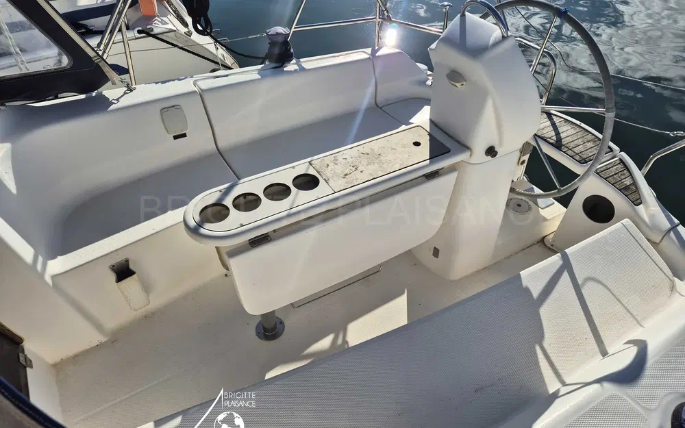 slider 1 Dufour Gib Sea 33