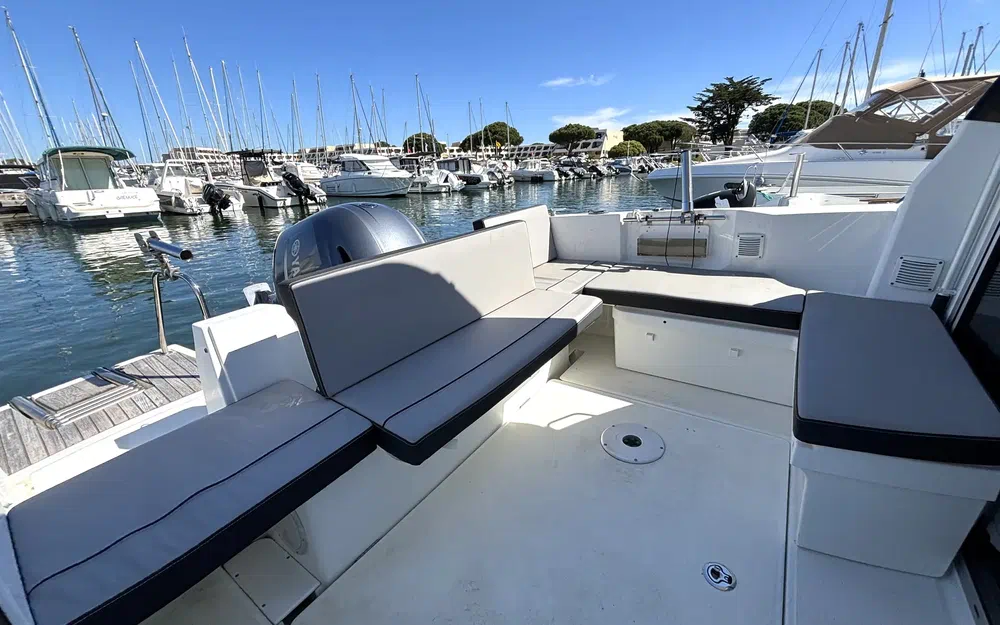 slider 5 Jeanneau Merry Fisher 795