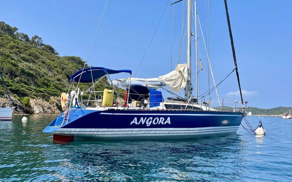 slider 1 X-Yachts X-402