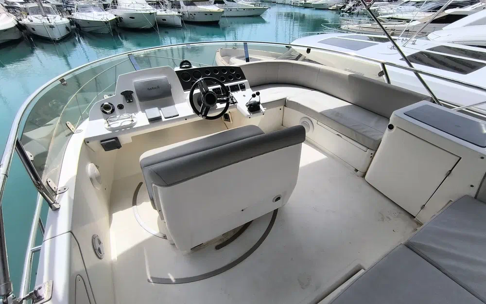 slider 19 Sealine 42.5