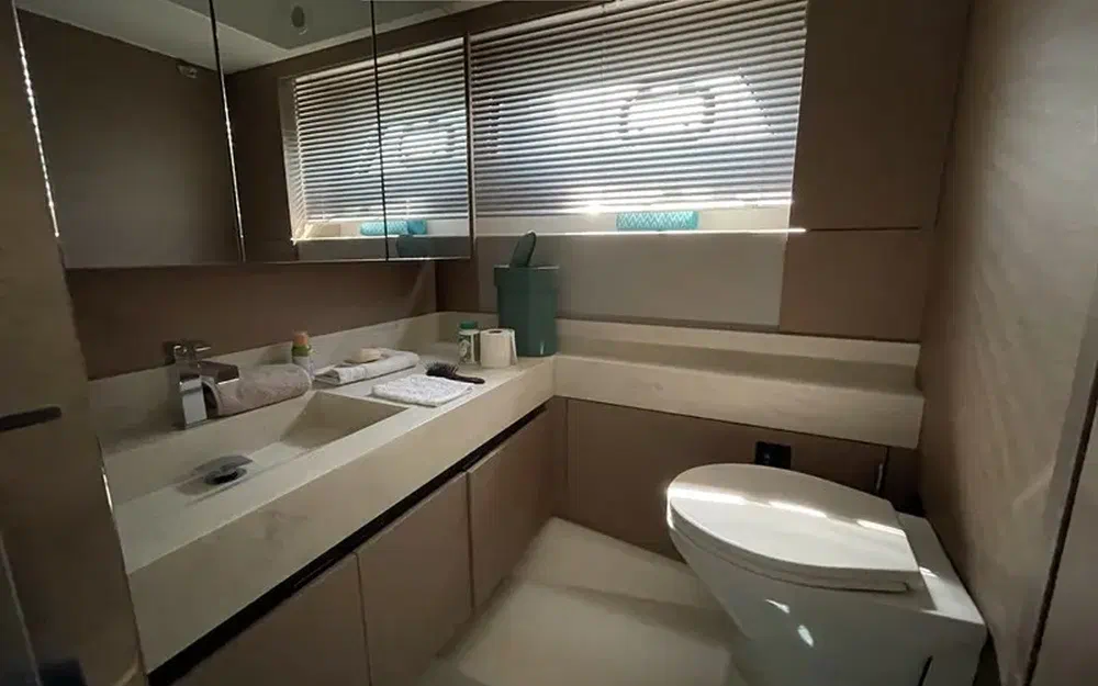 slider 8 Prestige Yachts 520 Fly