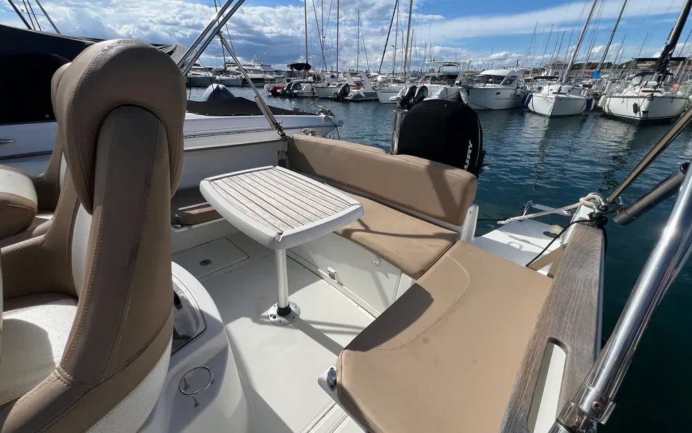 slider 33 Jeanneau Cap Camarat 7.5 CC