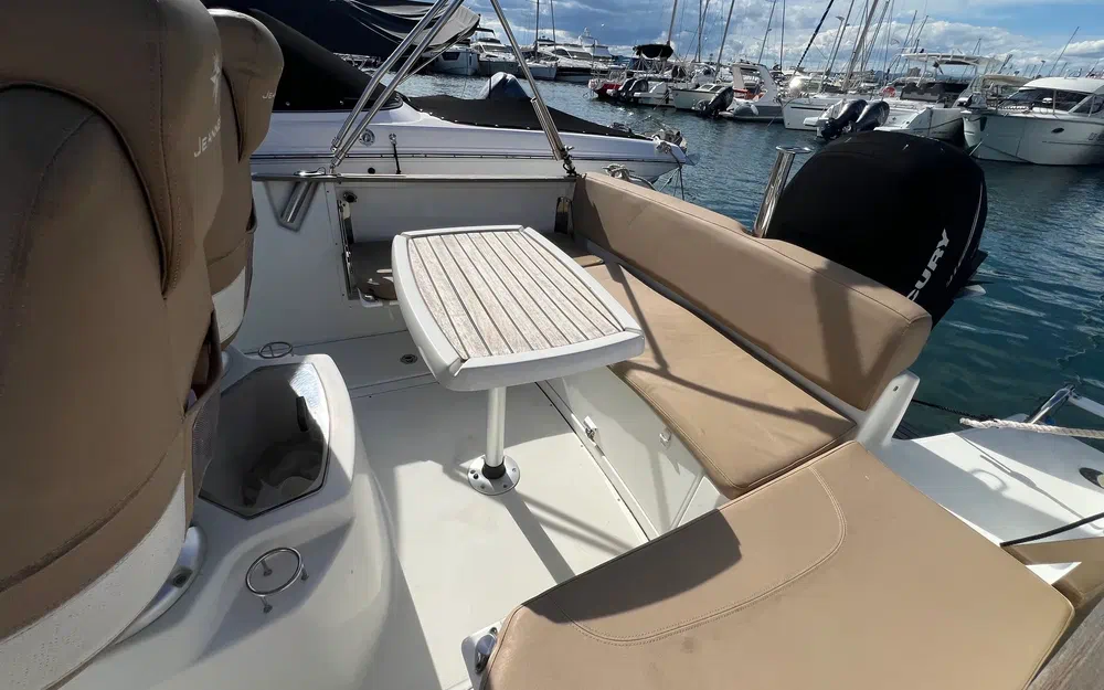 slider 34 Jeanneau Cap Camarat 7.5 CC