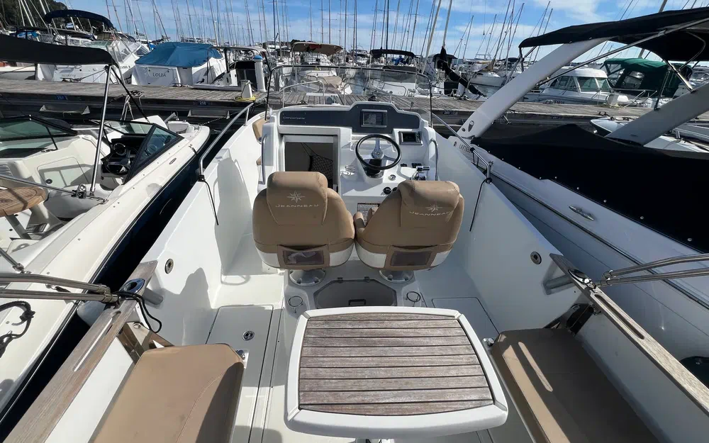 slider 39 Jeanneau Cap Camarat 7.5 CC