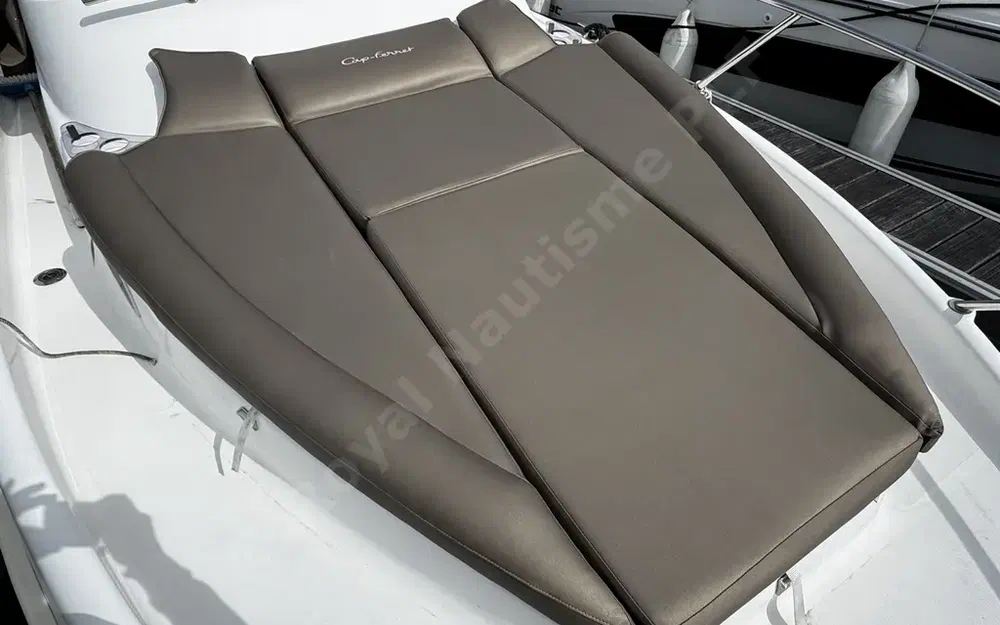 slider 12 B2 Marine CAP FERRET 752 CRUISER