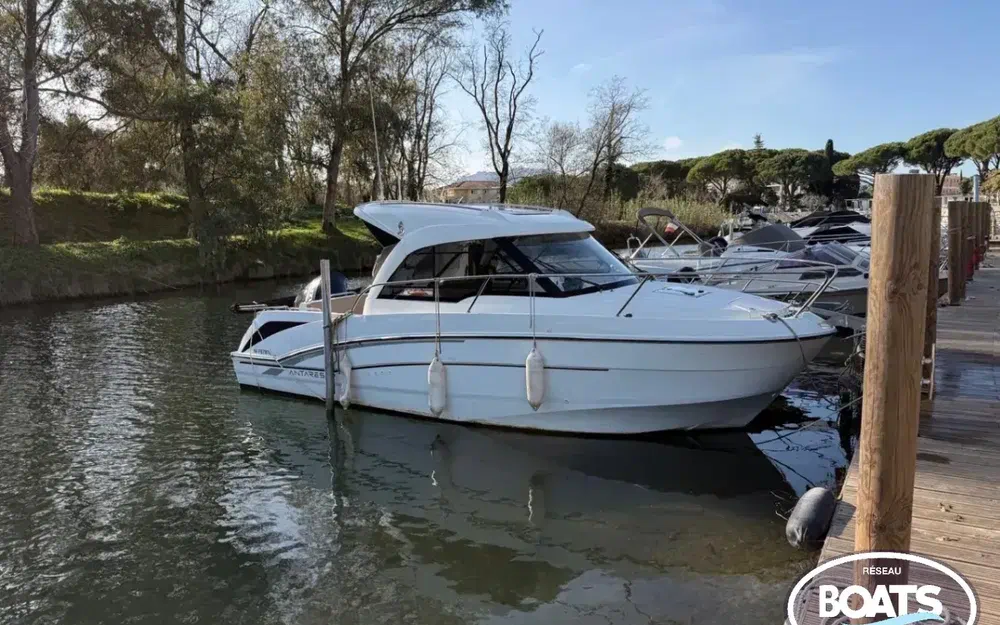 slider 0 Beneteau Antares 7