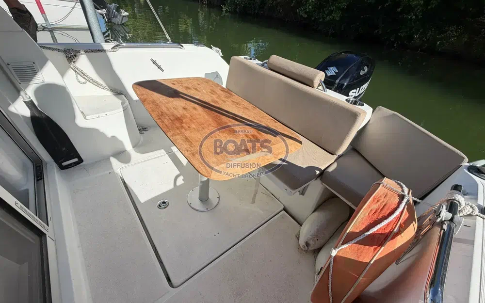 slider 11 Beneteau Antares 7