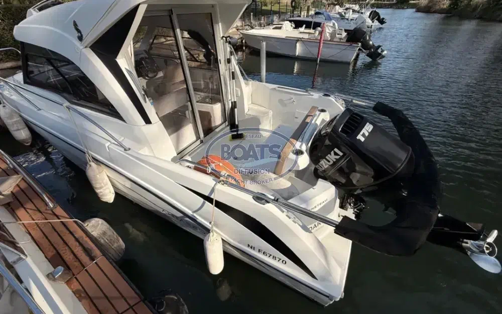 slider 3 Beneteau Antares 7