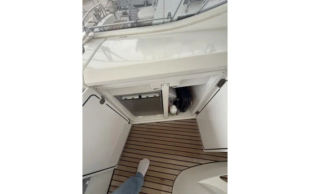 slider 9 Beneteau Flyer Gran Turismo 38
