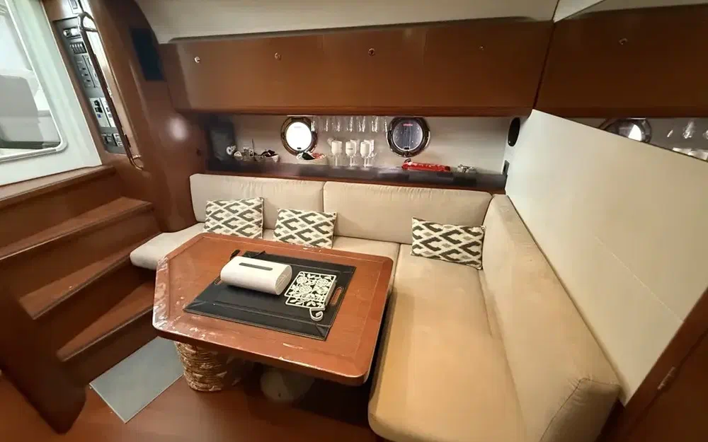 slider 12 Beneteau Flyer Gran Turismo 38