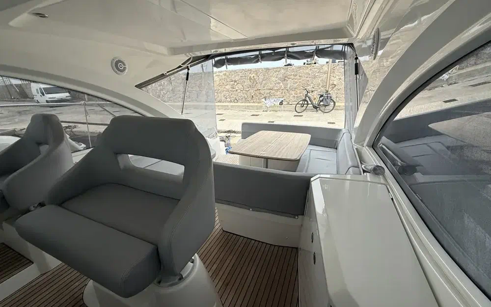 slider 6 Beneteau Gran Turismo 38