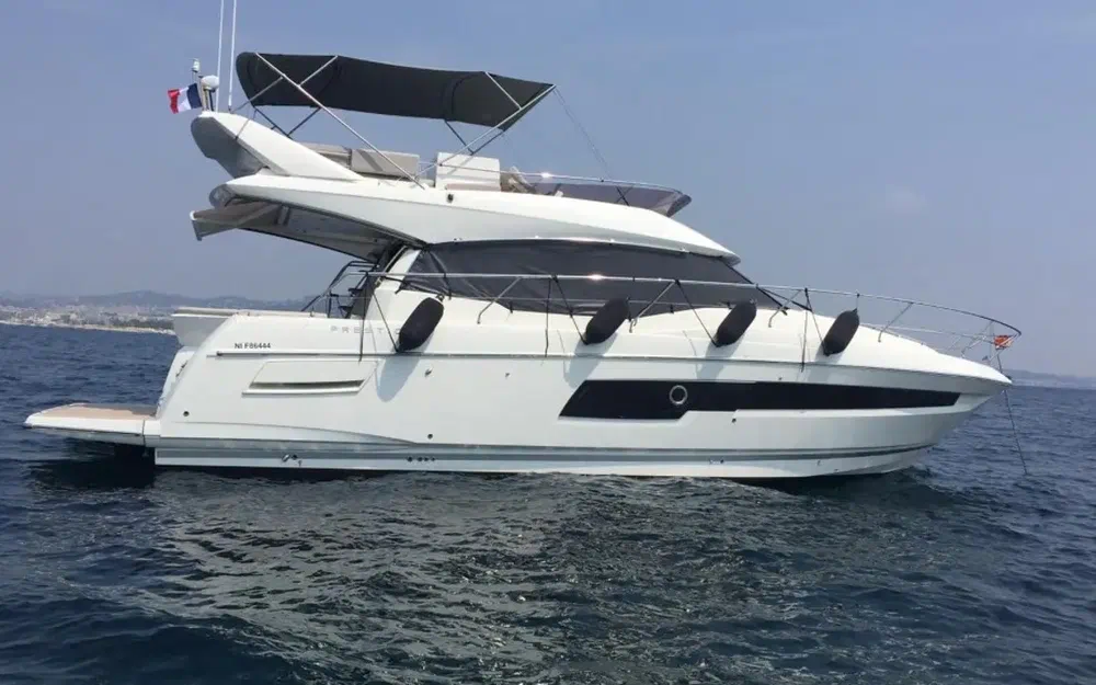 slider 0 Prestige Yachts 460 Fly