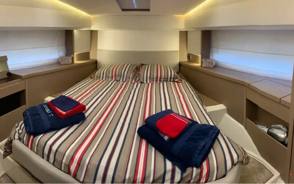 slider 10 Prestige Yachts 460 Fly