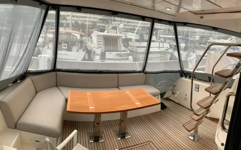 slider 3 Prestige Yachts 460 Fly