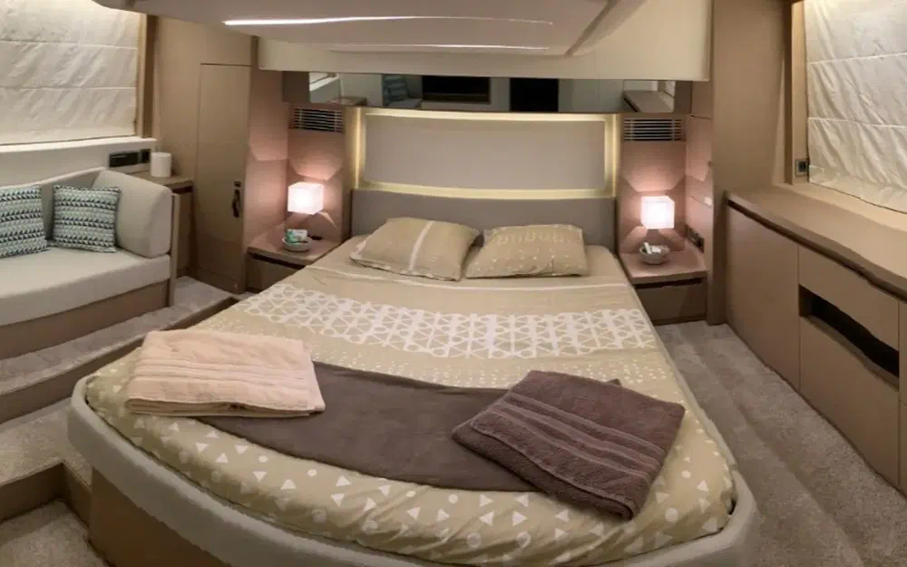 slider 7 Prestige Yachts 460 Fly