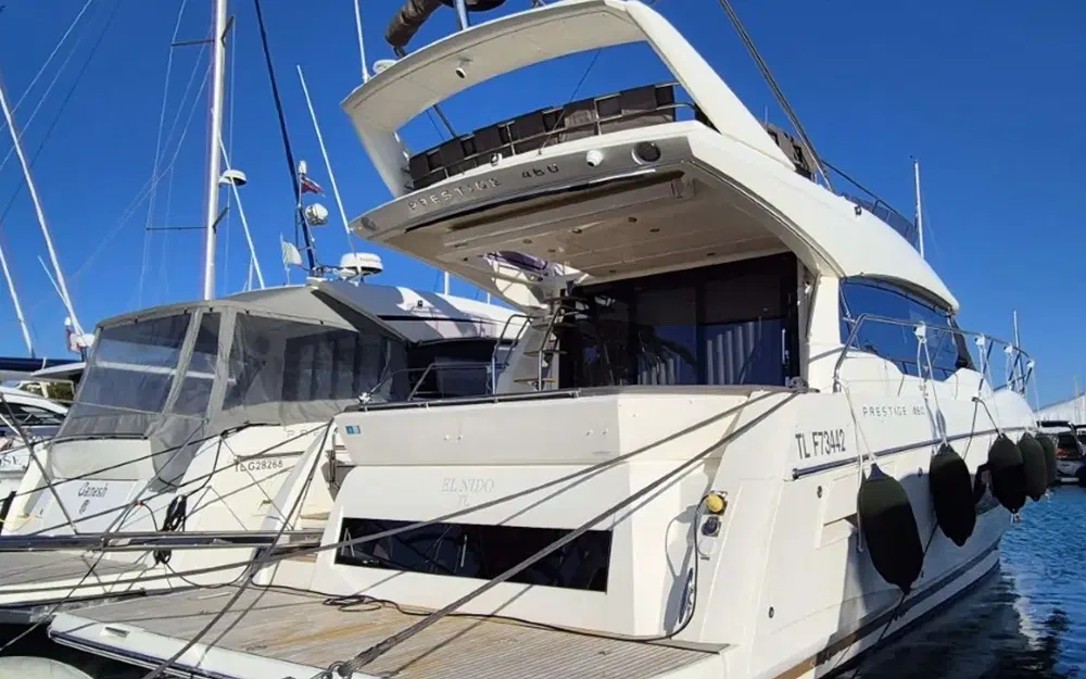 slider 0 Prestige Yachts 460 Fly
