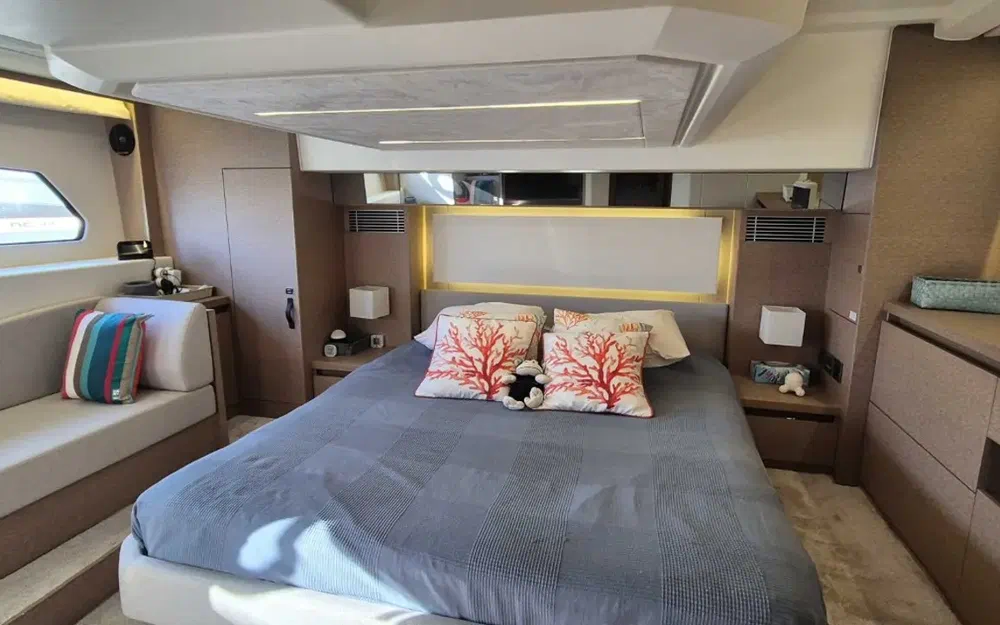slider 9 Prestige Yachts 460 Fly