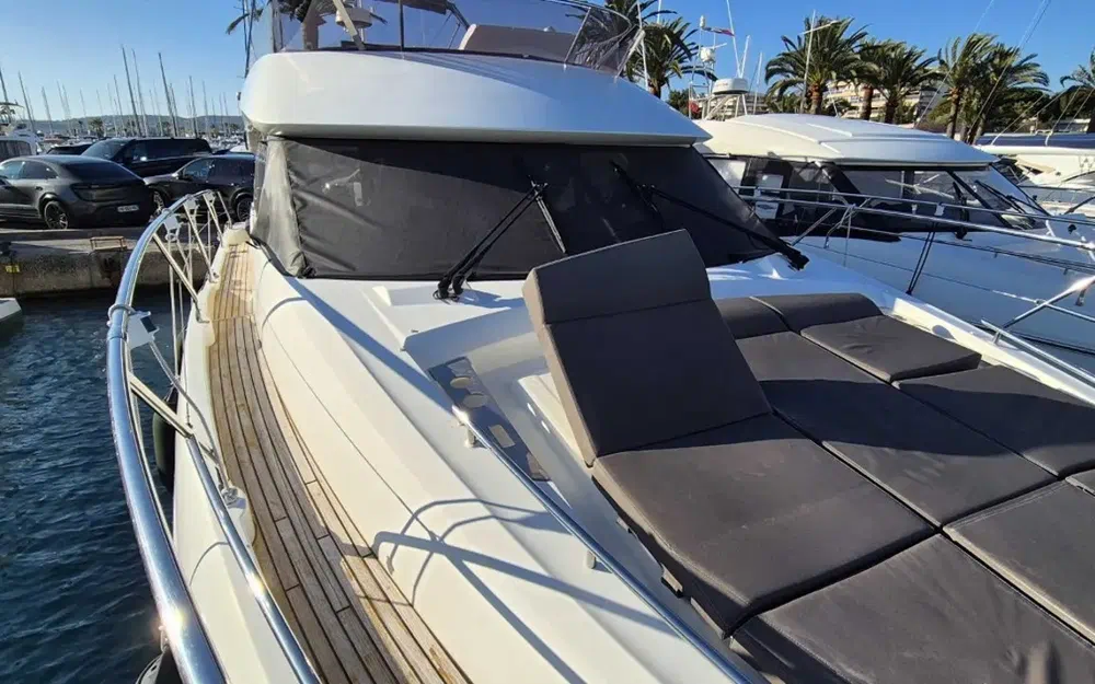 slider 18 Prestige Yachts 460 Fly