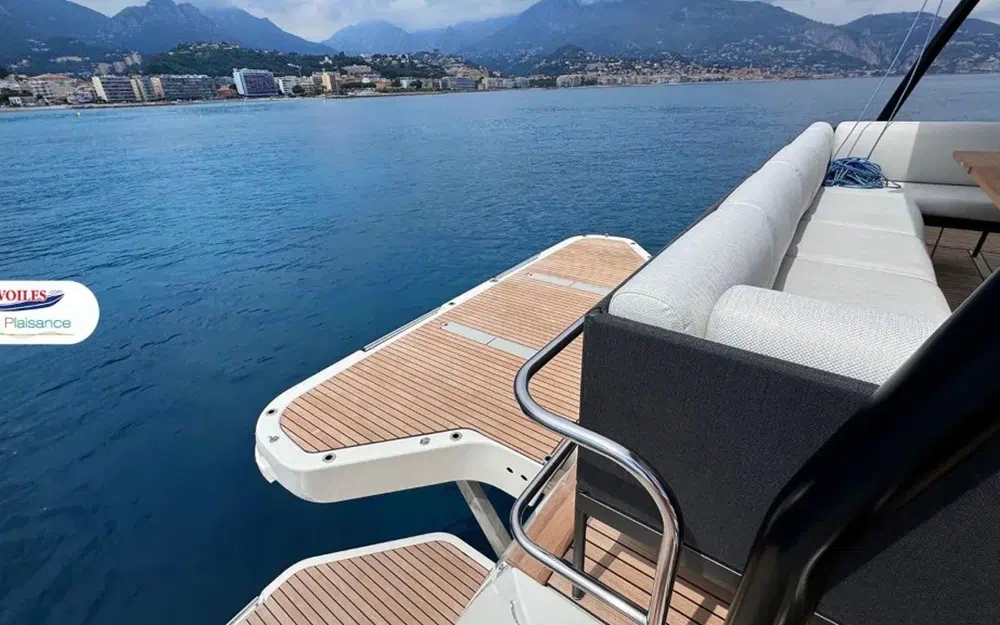 slider 13 Prestige Yachts M48