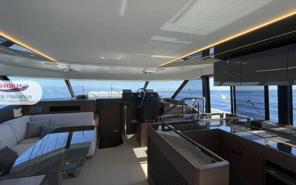 slider 15 Prestige Yachts M48