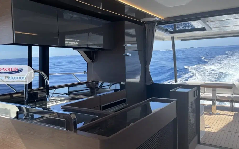 slider 19 Prestige Yachts M48