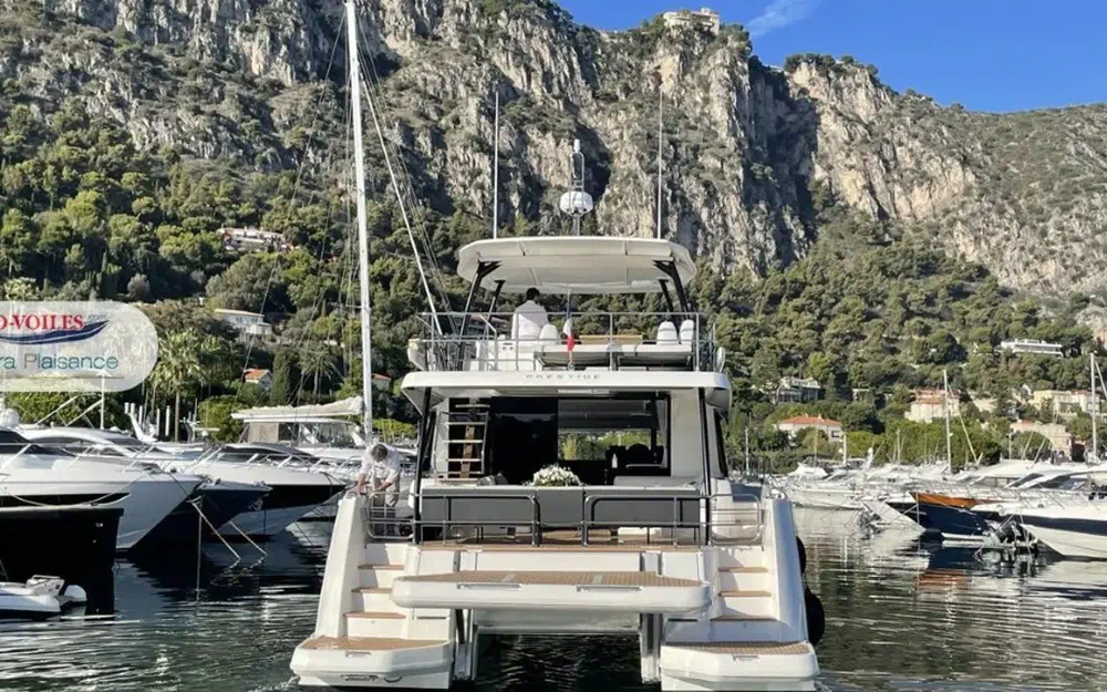 slider 4 Prestige Yachts M48
