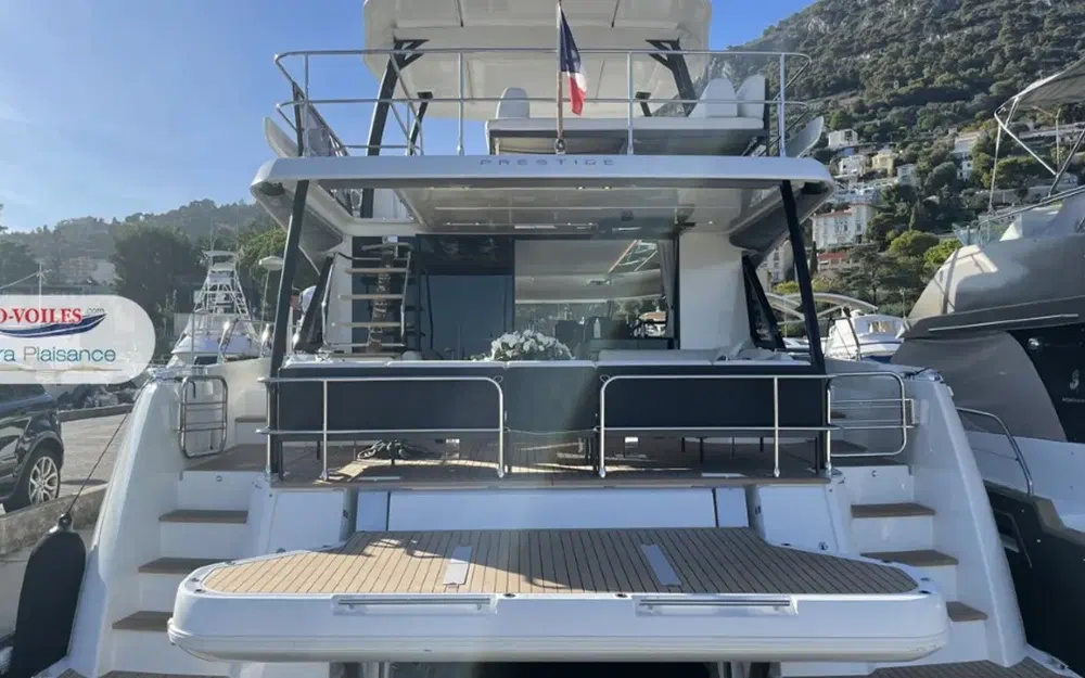 slider 5 Prestige Yachts M48