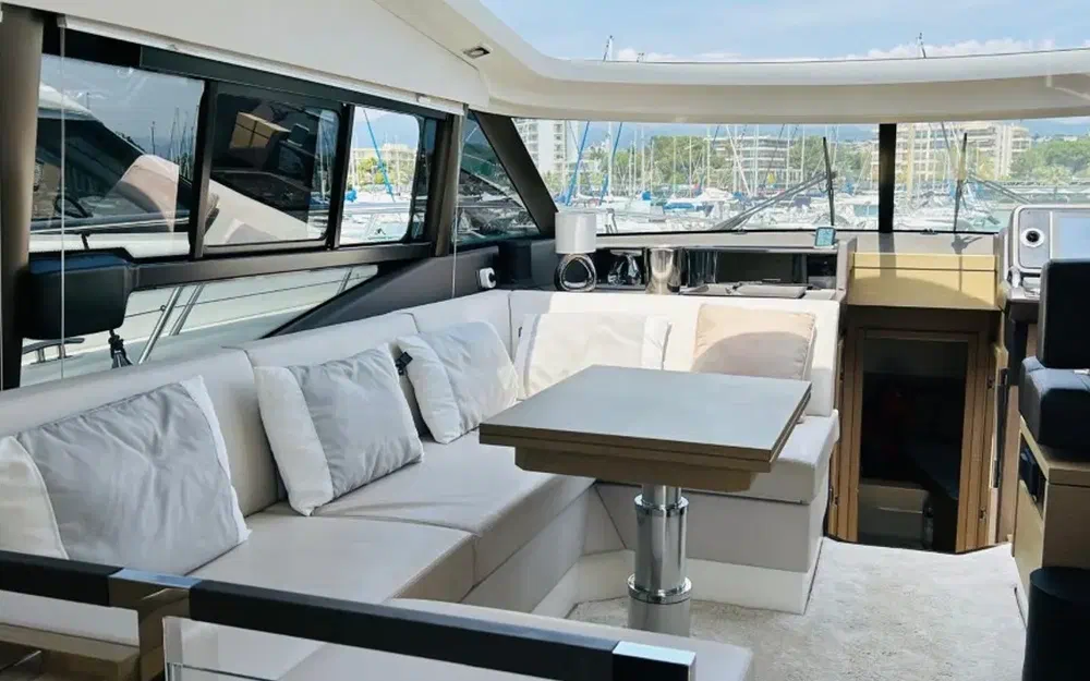 slider 10 Prestige Yachts 460 Fly