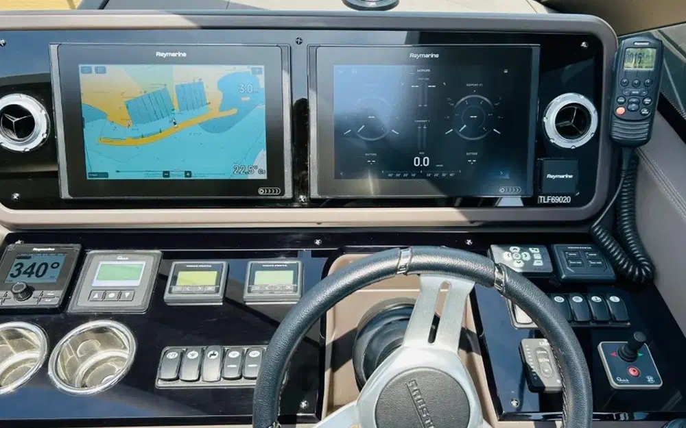 slider 12 Prestige Yachts 460 Fly