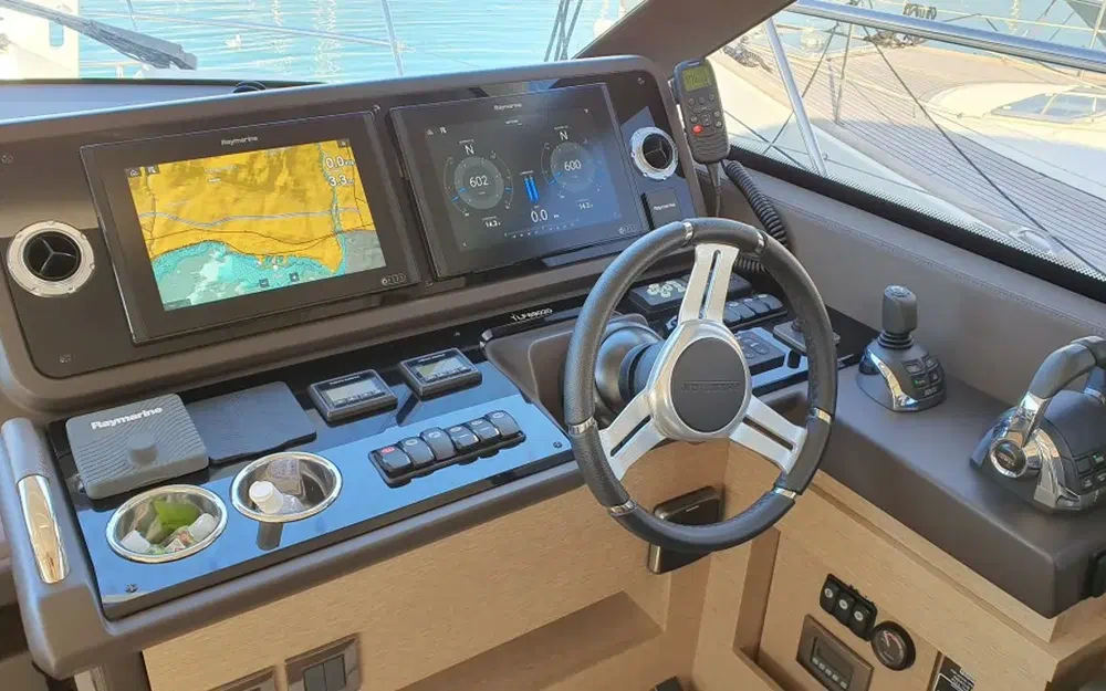 slider 5 Prestige Yachts 460 Fly