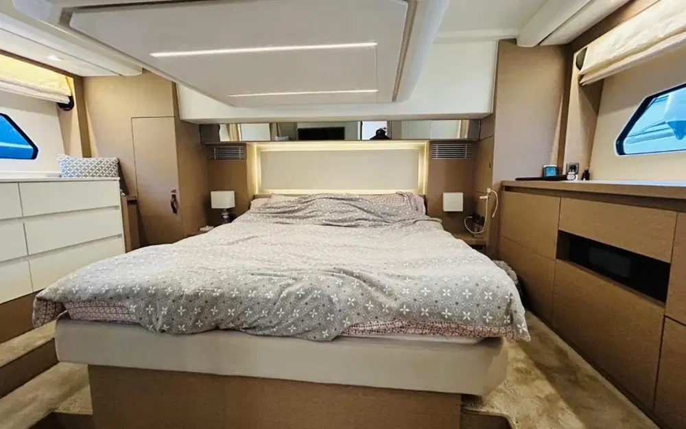 slider 6 Prestige Yachts 460 Fly