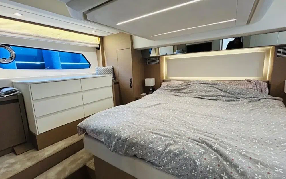 slider 7 Prestige Yachts 460 Fly