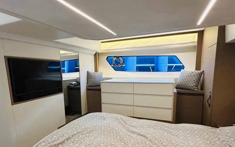 slider 8 Prestige Yachts 460 Fly