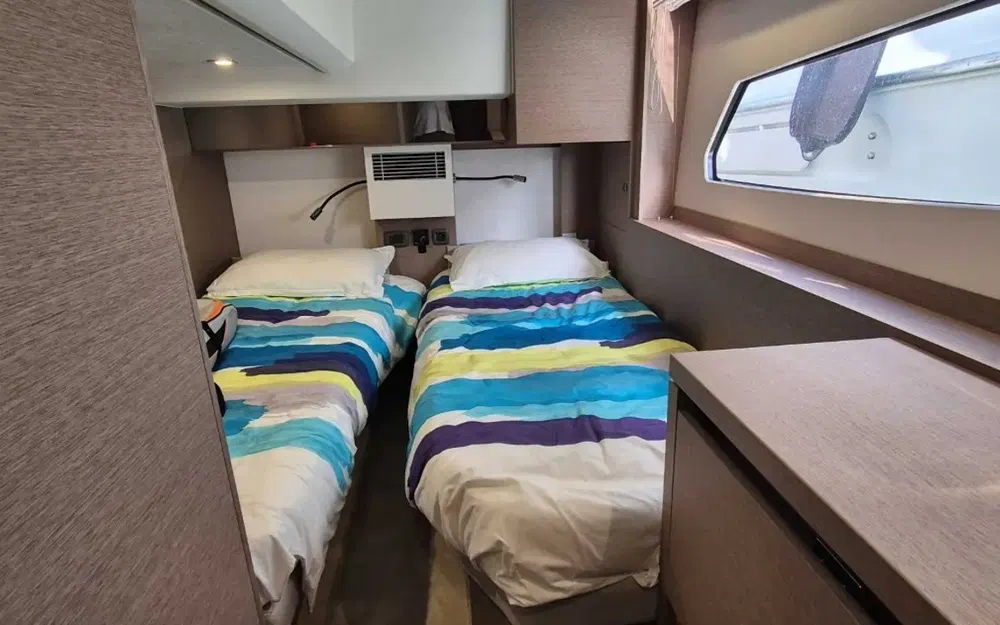 slider 11 Prestige Yachts 460 Fly