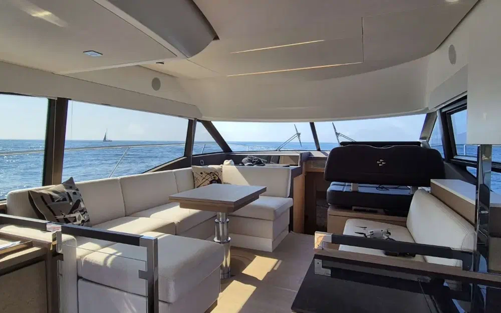 slider 2 Prestige Yachts 460 Fly