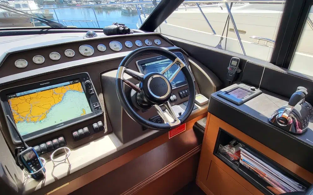 slider 2 Prestige Yachts 620 S