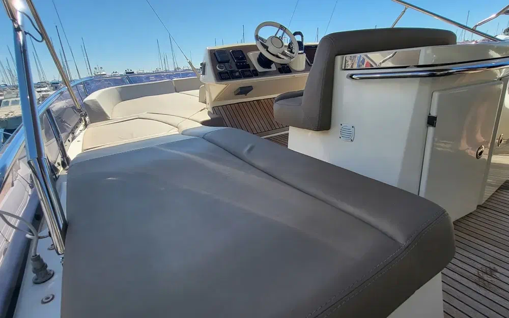 slider 6 Prestige Yachts 620 S