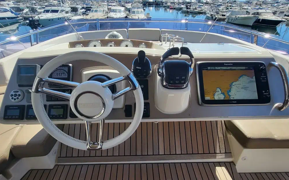 slider 7 Prestige Yachts 620 S