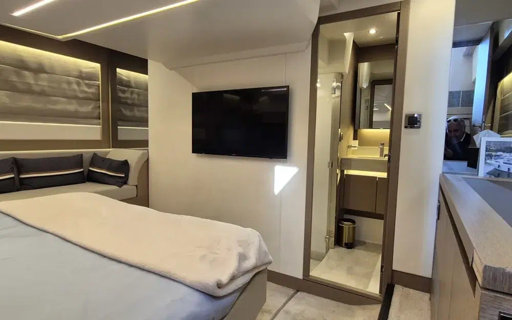 slider 17 Prestige Yachts 520 Fly