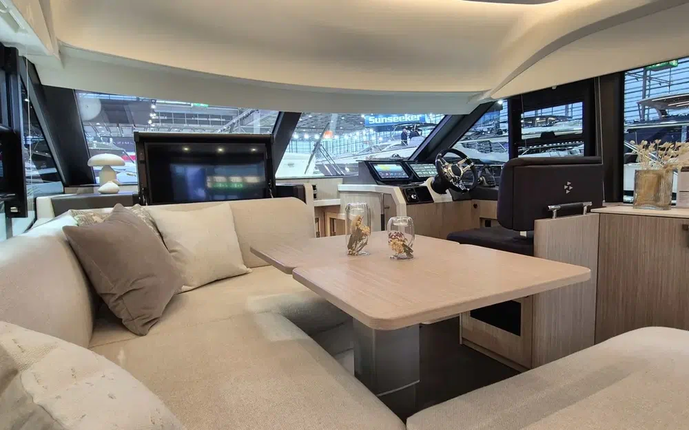 slider 6 Prestige Yachts F4.3