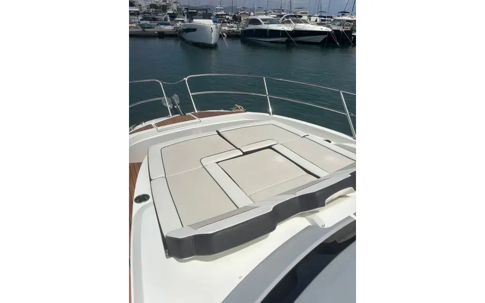 slider 9 Jeanneau CAP CAMARAT 10.5 WA SERIE 2