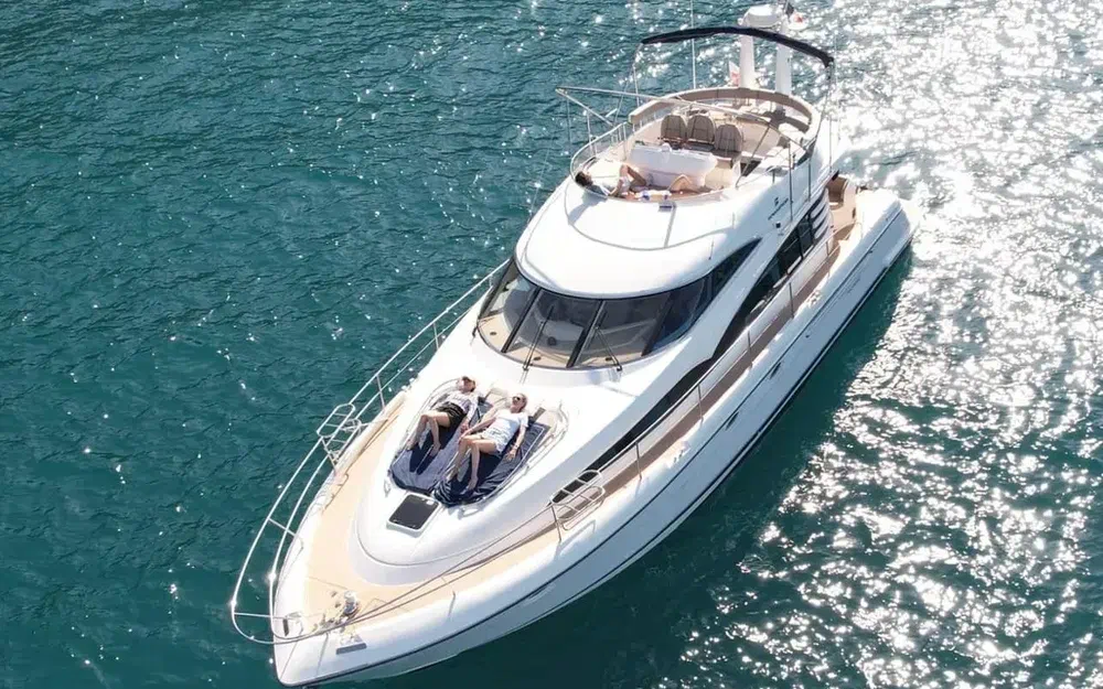 slider 2 Fairline Squadron 52