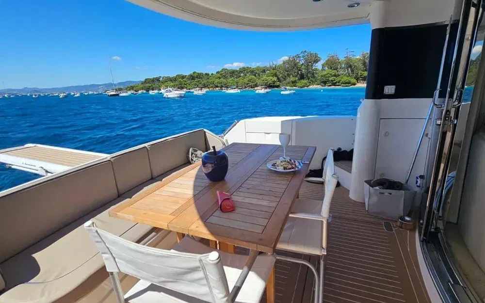 slider 6 Fairline Squadron 52