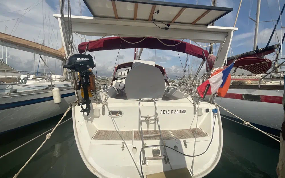 slider 1 Beneteau Oceanis 390