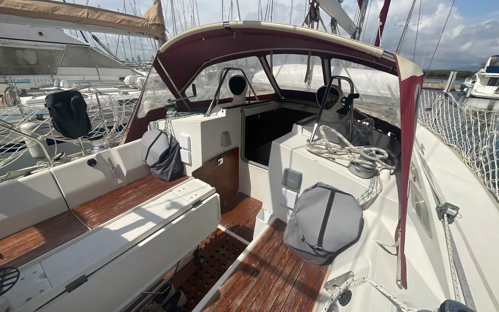 slider 5 Beneteau Oceanis 390