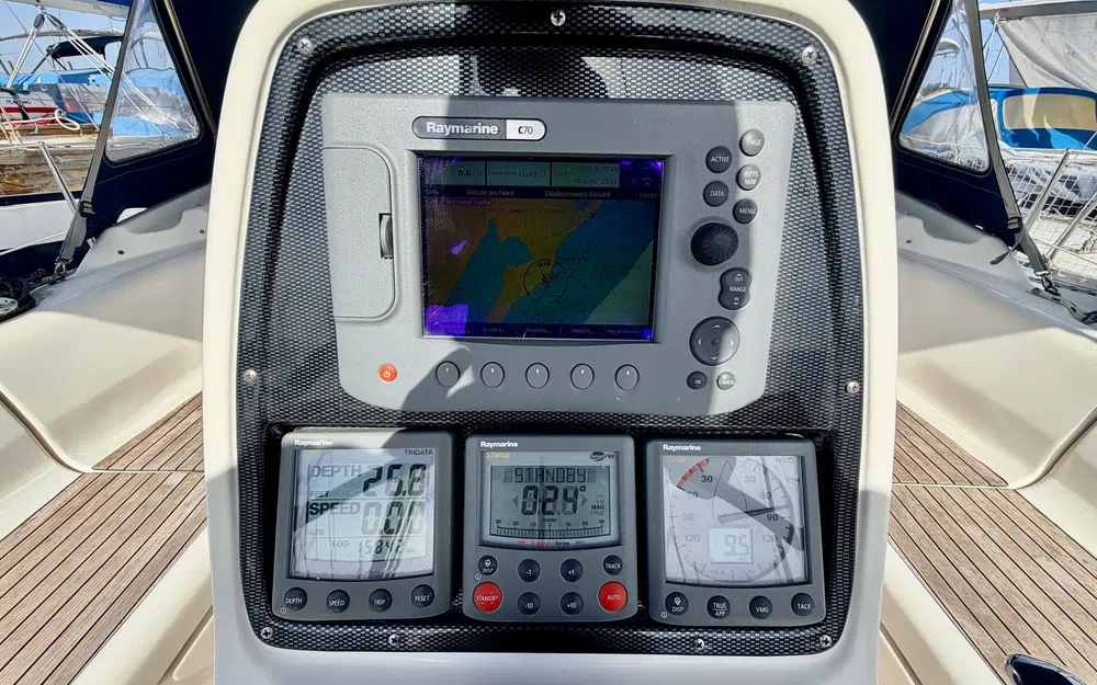 slider 5 Bavaria 37 Cruiser