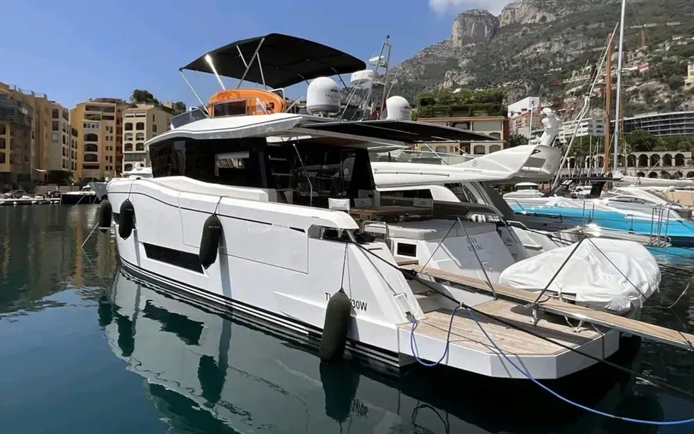 slider 1 Pardo Yachts Endurance 60