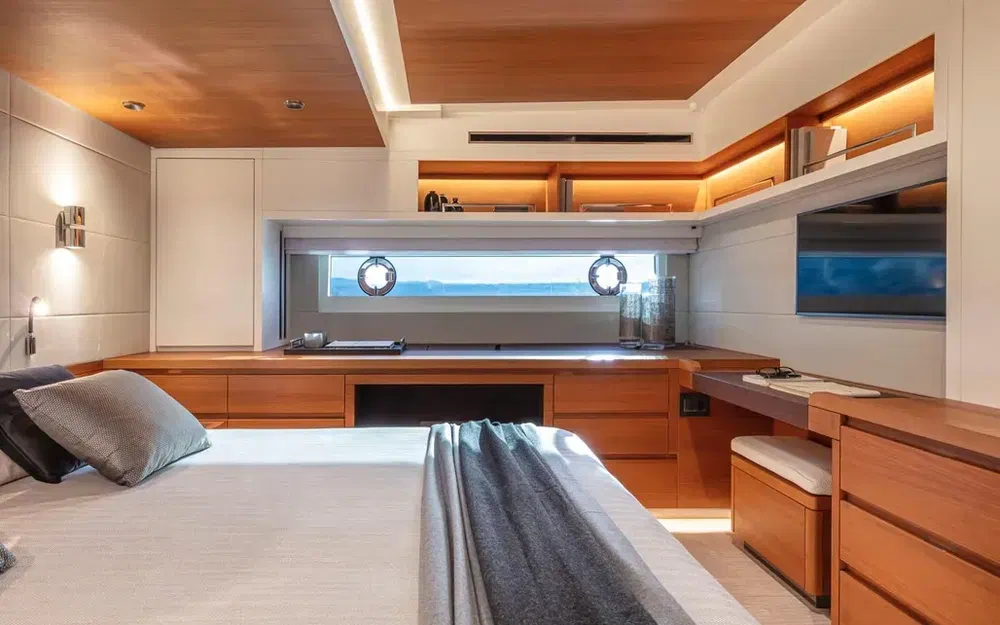 slider 23 Pardo Yachts Endurance 60