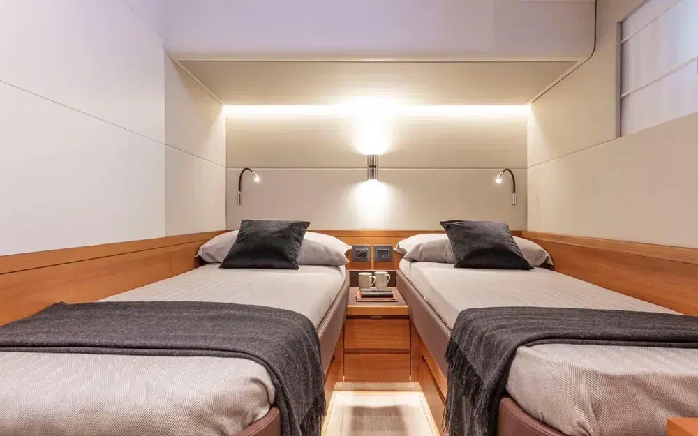 slider 24 Pardo Yachts Endurance 60