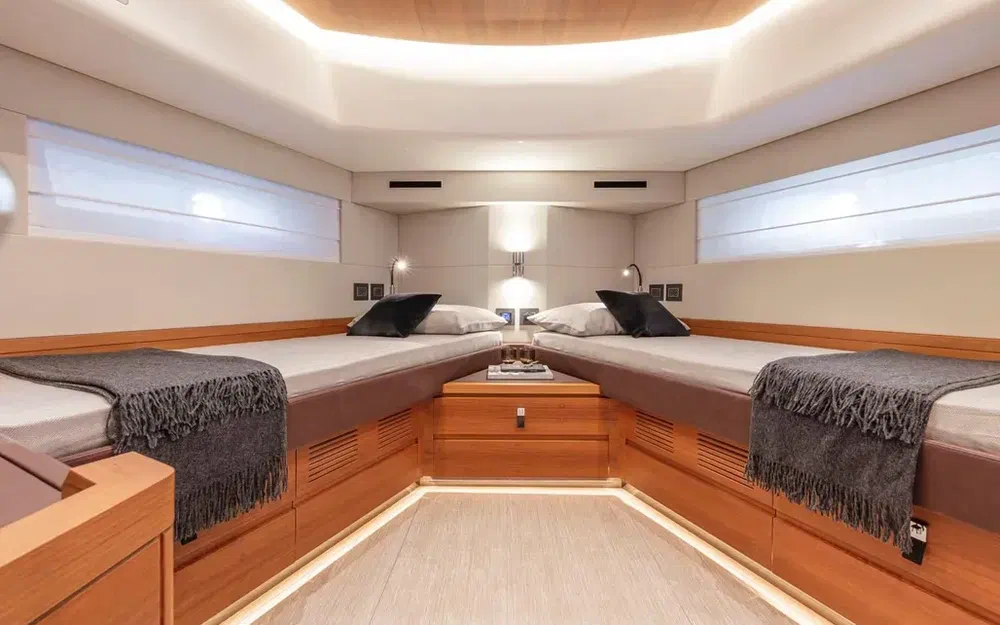 slider 25 Pardo Yachts Endurance 60